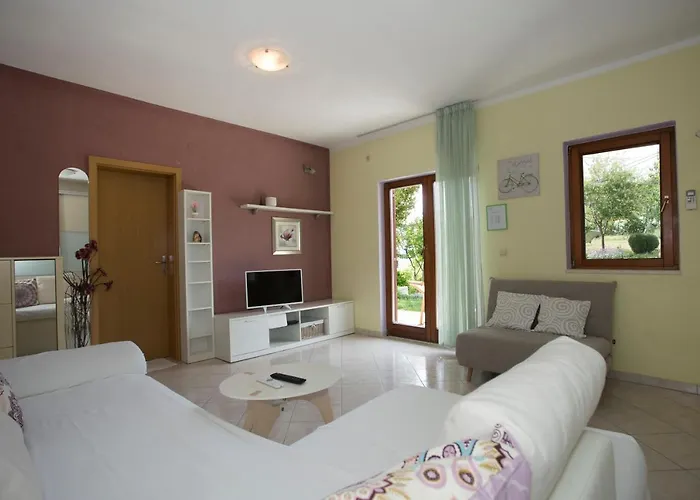 Apartman Lucy *